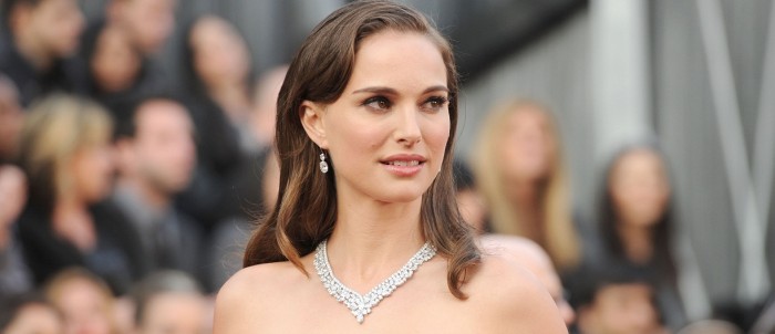 Natalie Portman wearing a diamond necklace at the Academy Awards.