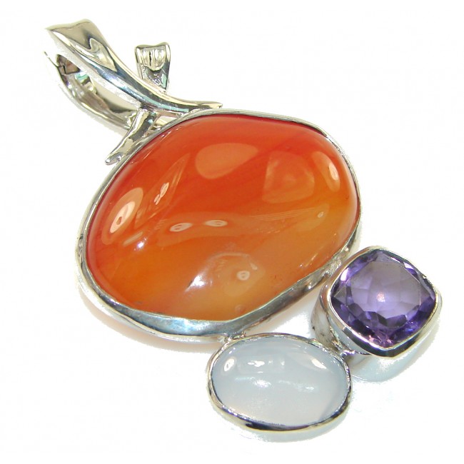 Fabulous Style Of Agate Sterling Silver Pendant