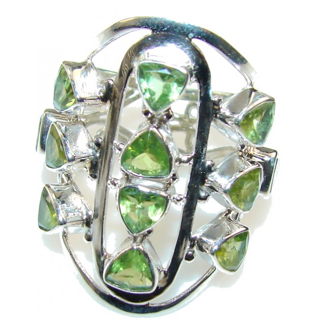 Royal Size Green Peridot Sterling Silver Ring s. 11
