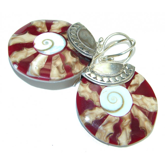 Ocean Style! Red Ocean Shell Sterling Silver earrings
