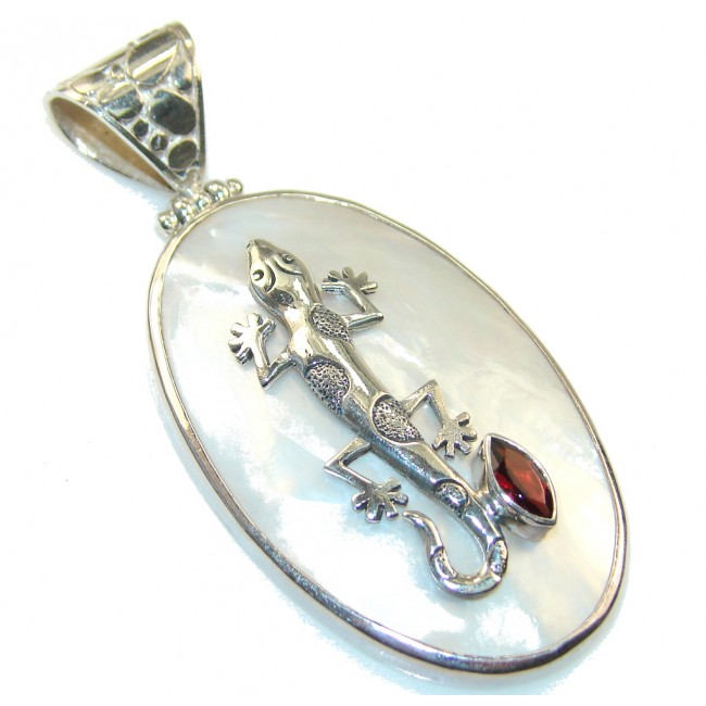 Beautiful Blister Pearl Sterling Silver pendant