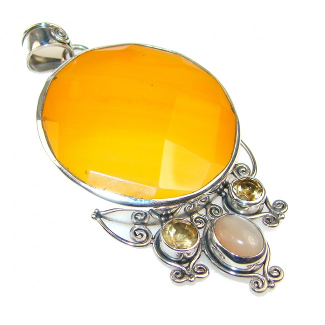 Pale Beauty!! Yellow Agate Sterling Silver Pendant