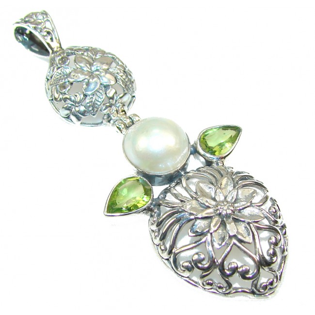 Gentle White Fresh Water Pearl Sterling Silver pendant