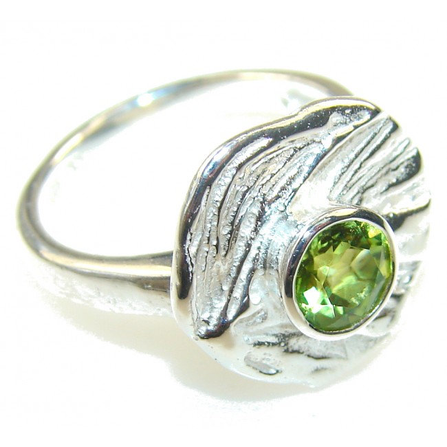 Delicate Green Peridot Sterling Silver Ring s. 7