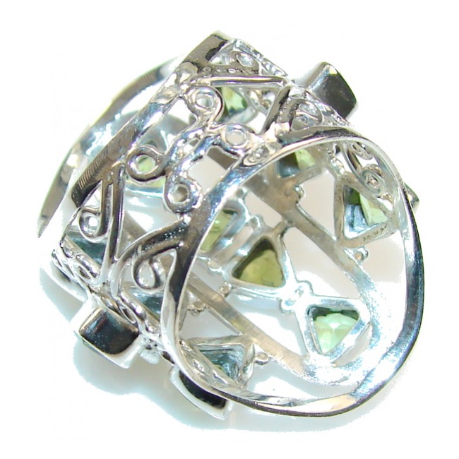 Royal Size Green Peridot Sterling Silver Ring s. 11