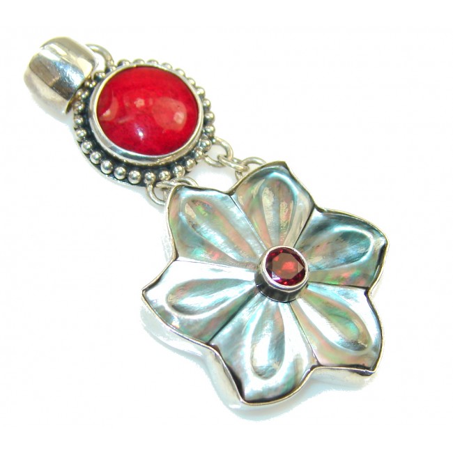 Precious Design!! Mother Of Pearl Sterling Silver Pendant