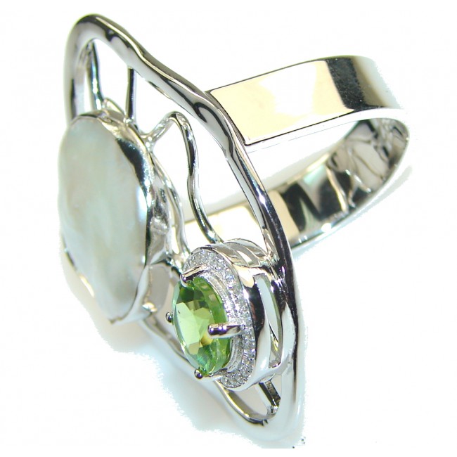 Big! Beautiful Mother Of Pearl Streling Silver Ring s. 7 - Adjustable
