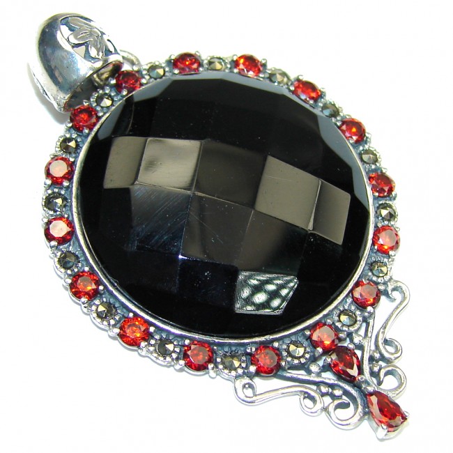Perfect Style! Black Onyx & Garnet Sterling Silver pendant