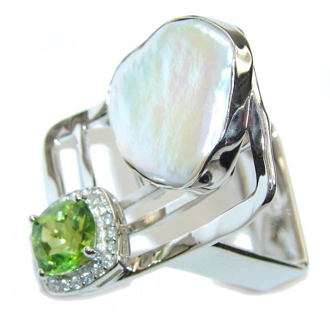 Stylish Mother Of Pearl & Peridot Sterling Silver Ring s. 7