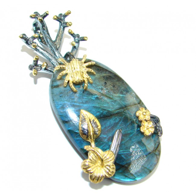 Traditional Floral Design Labradorite Gold over Sterling Silver Pendant