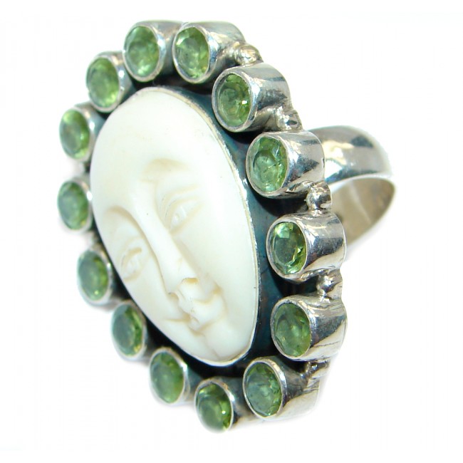 Moonface Carved Camel Bone Peridot Sterling Silver ring s. 6