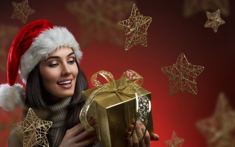 What kind of jewelry to choose for a Christmas present?
