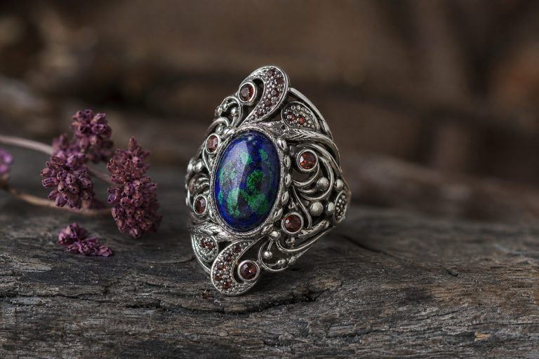 Azurite Meaning: A Deep-Blue Stone Guide