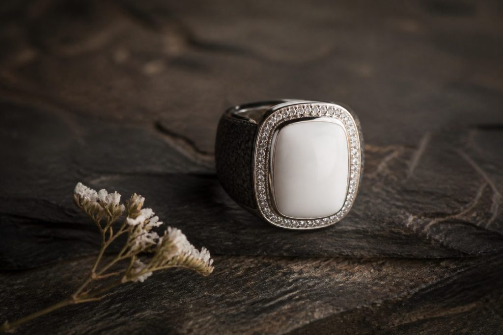 Howlite Properties: A Buyer’s Guide