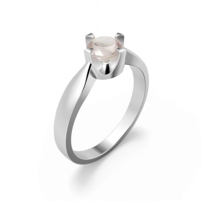 Elegant ring in sterling silver with a rose quartz