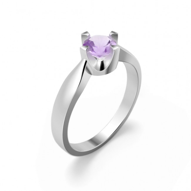 Elegant ring in sterling silver with an amethyst