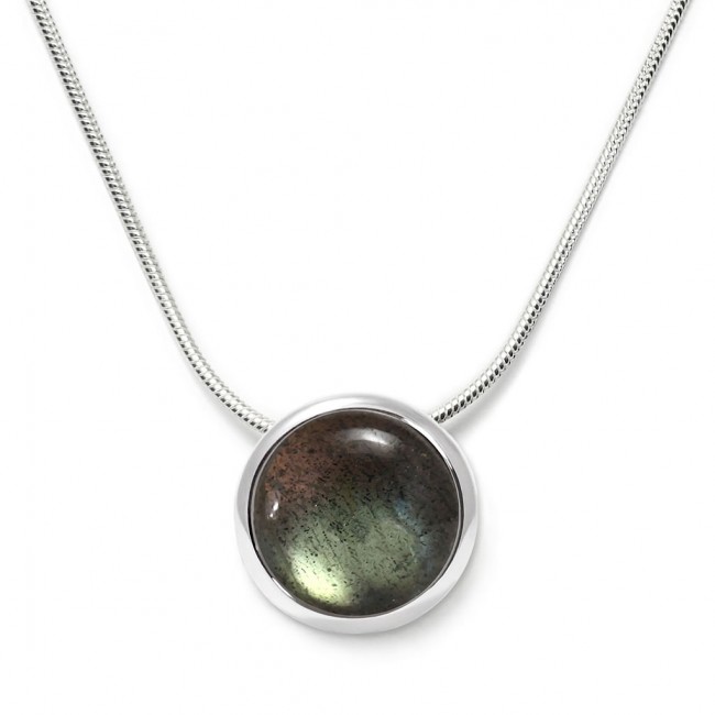 Charming necklace in sterling silver with a labradorite