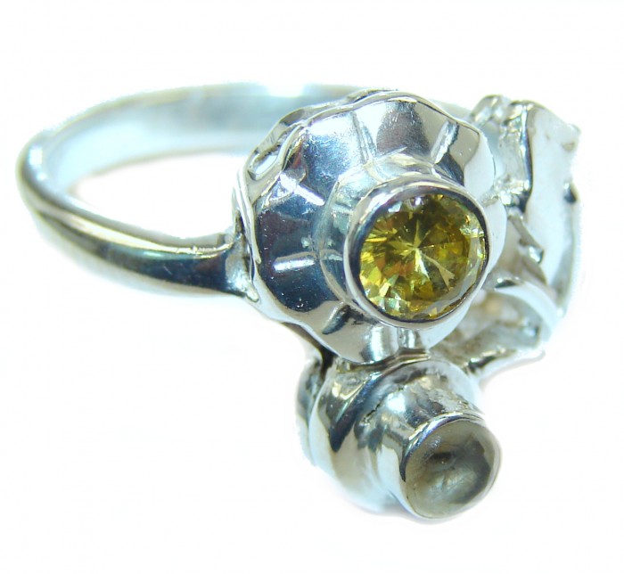 Energizing genuine Peridot .925 Sterling Silver handcrafted Ring size 8