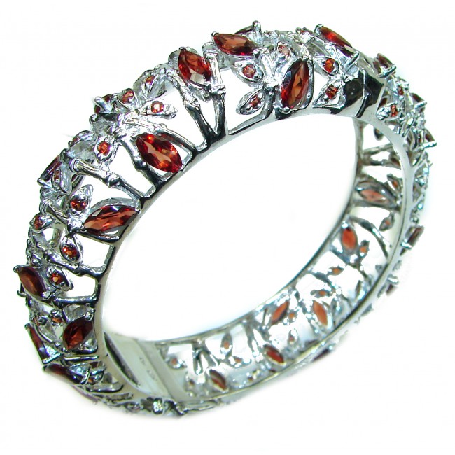 Extravaganza Precious Natural deep red Garnet .925 Sterling Silver Bangle bracelet