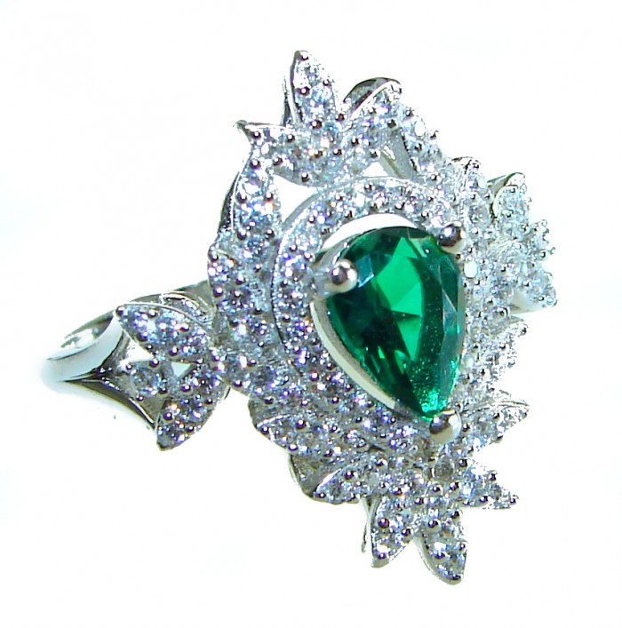 Luxurious 2.3 carat Emerald .925 Sterling Silver handcrafted Ring s. 6 1/4