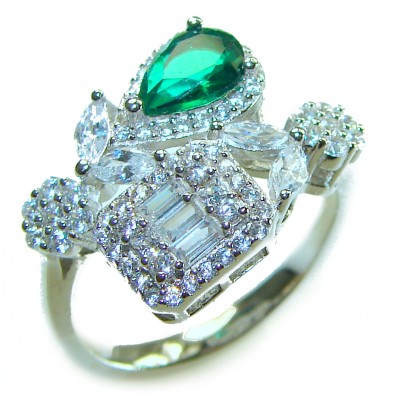 Vintage style - Timless Treasure 18.5 carat Colombian Emerald .925 Sterling Silver handcrafted Ring size 7