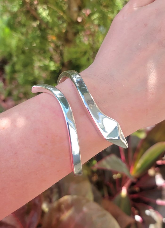 Snake - highly polished Italy made Bracelet in best quality .925 Sterling Silver - video