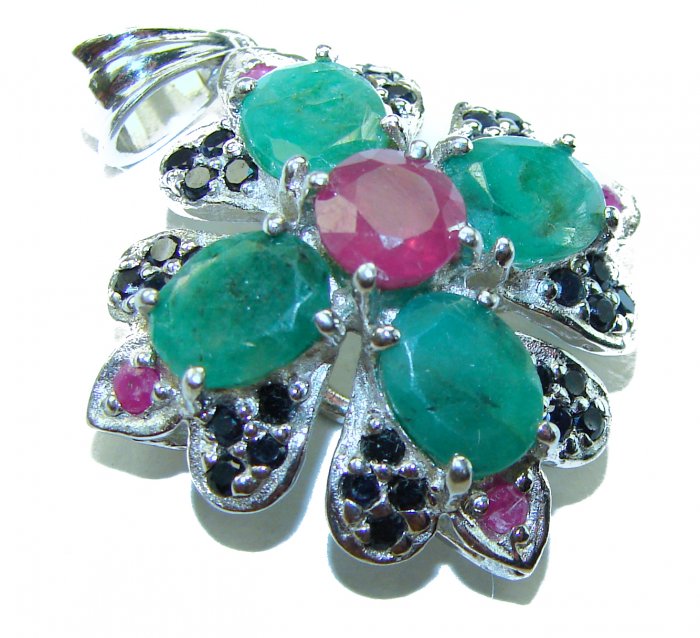Spectacular 28.8 carat authentic Colombian Emerald .925 Sterling Silver handcrafted Pendant - video