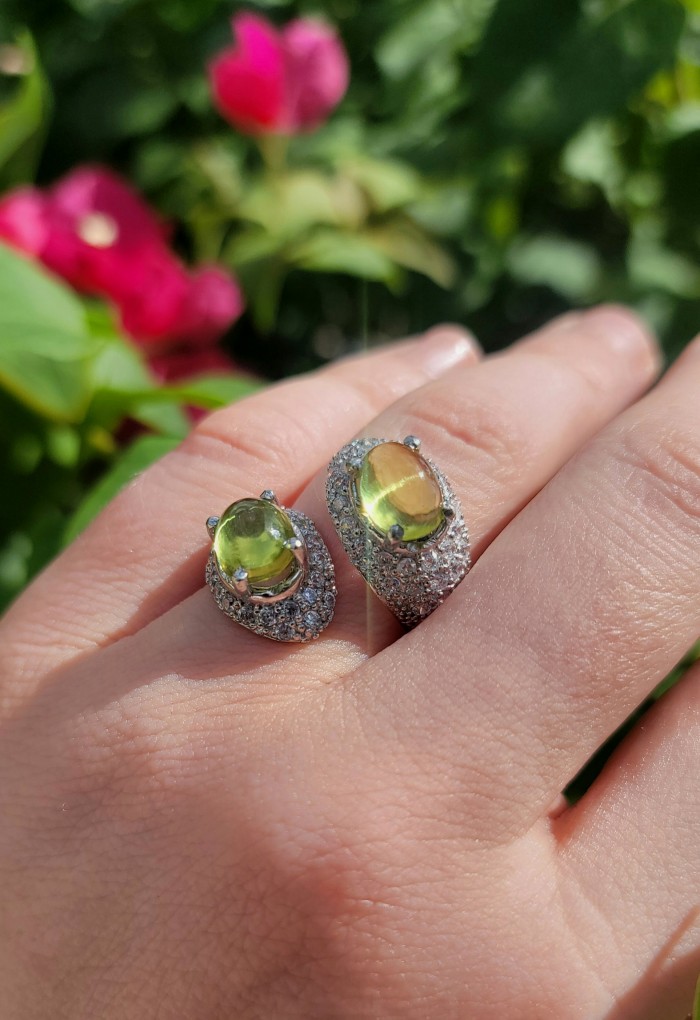 Spring authentic 8.9 carat Peridot .925 Sterling Silver Statement ring s. 6