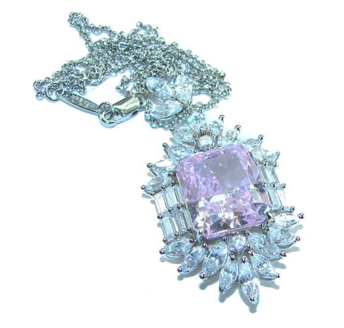 Rose des Vents 21.2 carat Pink Sapphire .925 Sterling Silver handcrafted necklace