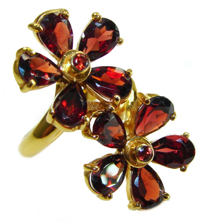 Bella Rossa 15.5 carat Red Garnet 14K Gold .925 Sterling Silver handcrafted ring; s. 8 1/2
