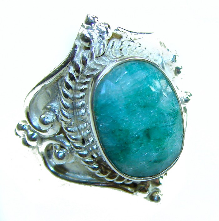 Vintage style - Timless Beauty 10.5 carat Emerald .925 Sterling Silver handcrafted Statement ring size 8
