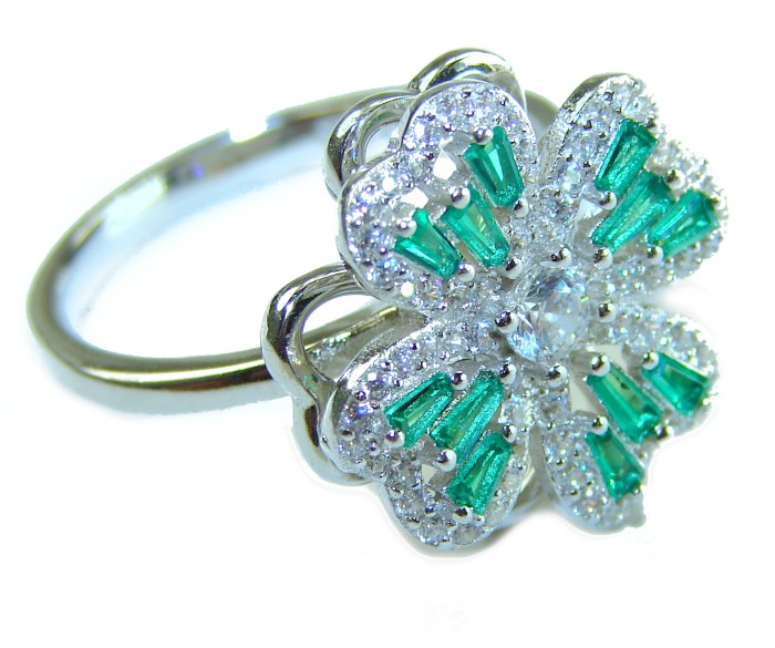 Art Deco - Luxurious Fours Leaves Clover 4.6 carat Emerald .925 Sterling Silver handcrafted Cocktail Ring s. 7