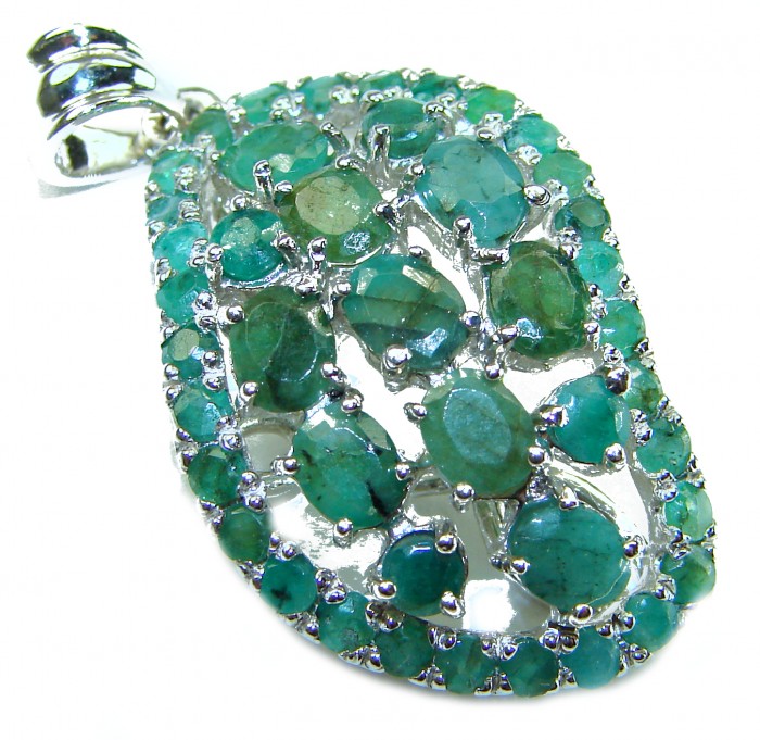 Luxurious 18.5 carat Colombian Emerald .925 Sterling Silver handcrafted pendant