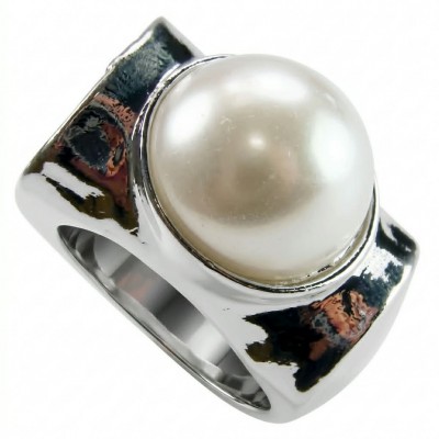 Luxurious Pearl brilliantly handcrafted silver ring s. 7 adjustable