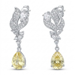 Luxurious 4.5 carat Golden - yellow Montana Sapphire .925 Sterling Silver handcrafted earrings