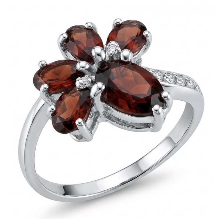 Precious Garnet - authentic 5.2 carat Garnet .925 Sterling Silver Ring size 7