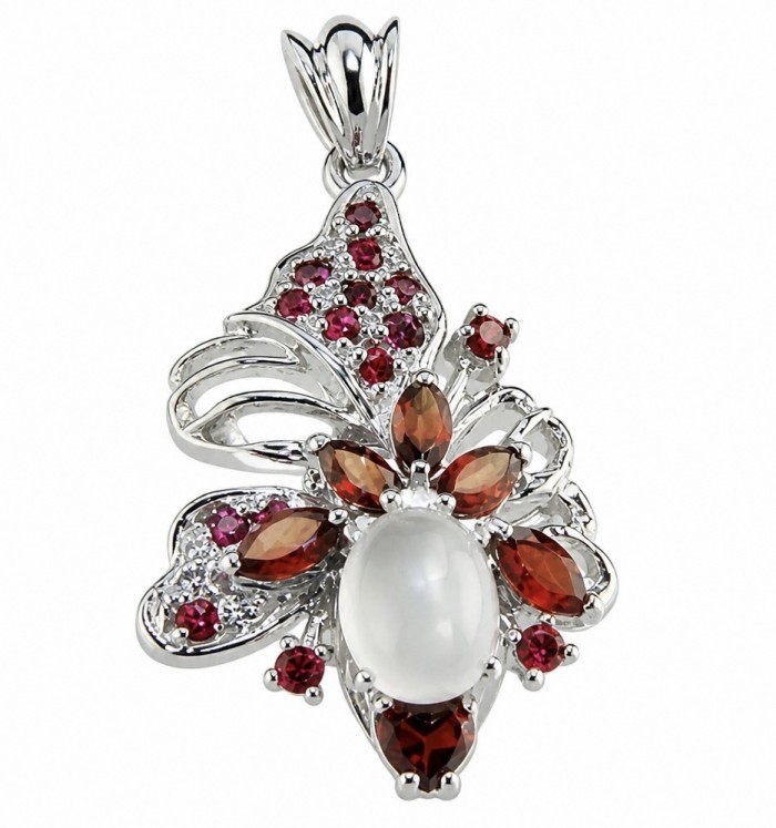 Vintage Beauty 12.9 carat ROSE QUARTZ 18K Gold over .925 Sterling Silver handcrafted pendant