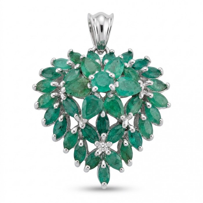 Green Heart Natural 15.8 carat Colombian Emerald .925 Sterling Silver Handcrafted pendant