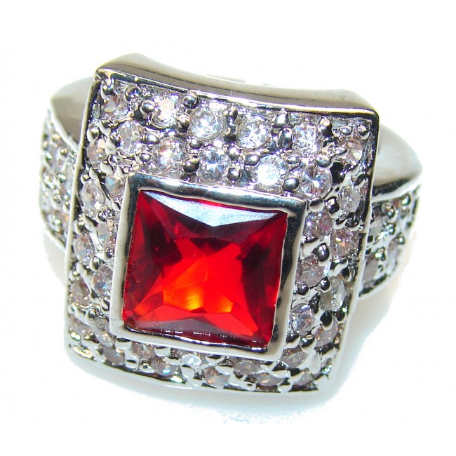 Lovely Red Quartz Sterling Silver Ring s. 5 1/4
