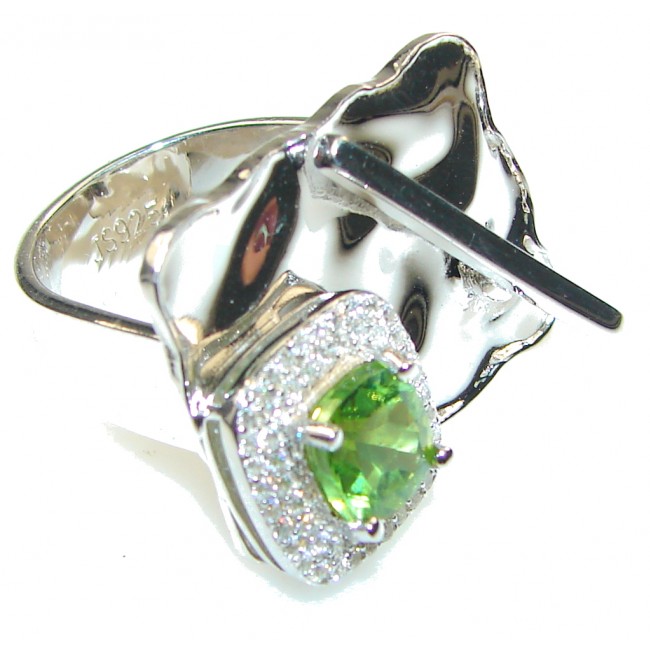 So In Love!! Green Peridot Quartz Sterling Silver Ring s. 7 - Adjustable