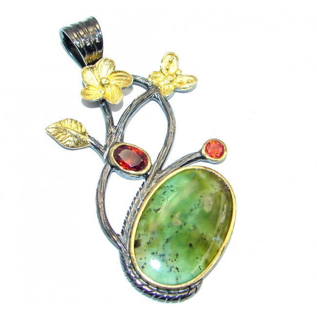 Pale Beauty Chrysoprase Garnet Gold plated over Sterling Silver Pendant