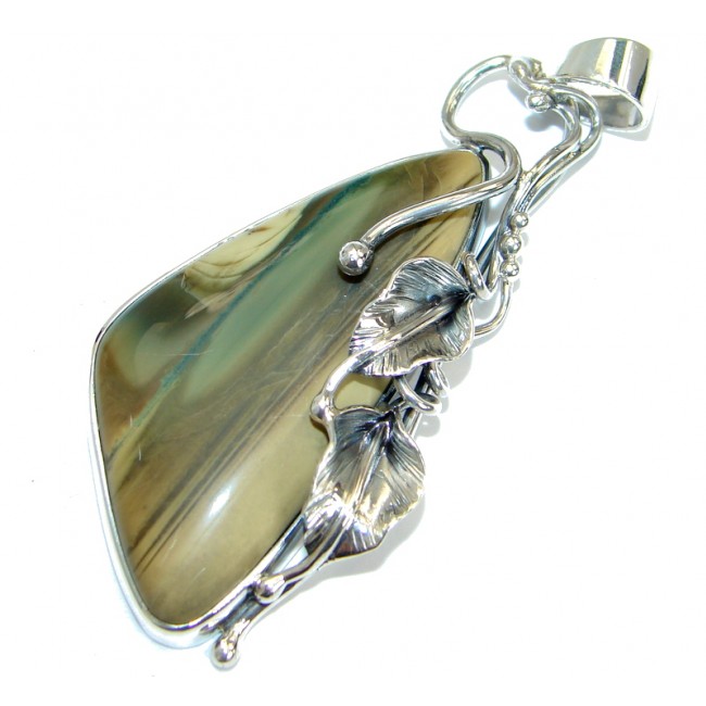Exclusive quality Imperial Jasper hammered .925 Sterling Silver Pendant