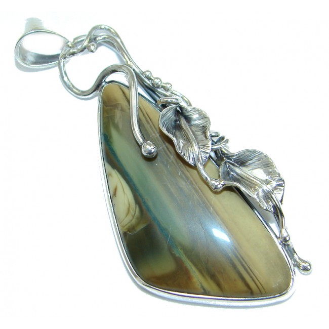 Exclusive quality Imperial Jasper hammered .925 Sterling Silver Pendant