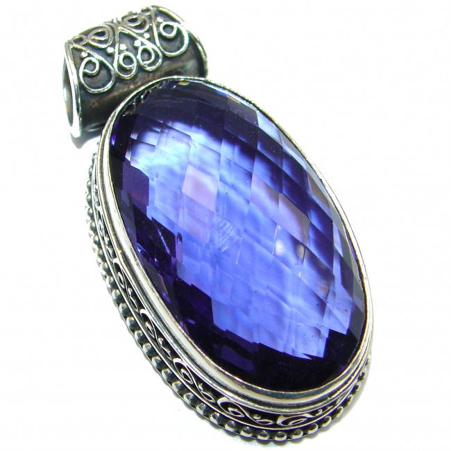 Vintage Design Amazing Sapphire color Quartz .925 Sterling Silver Pendant