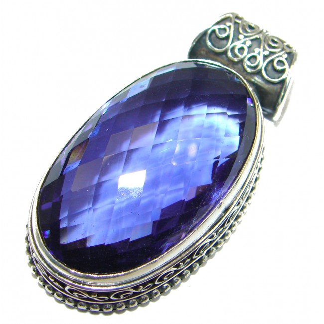 Vintage Design Amazing Sapphire color Quartz .925 Sterling Silver Pendant