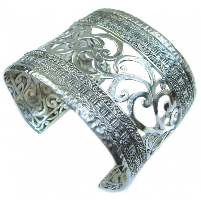 Huge 86 grams Bali Design .925 Sterling Silver handcrafted Bracelet / Cuff