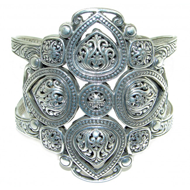 Huge 67.2 grams Celtic Design .925 Sterling Silver handcrafted Bracelet / Cuff