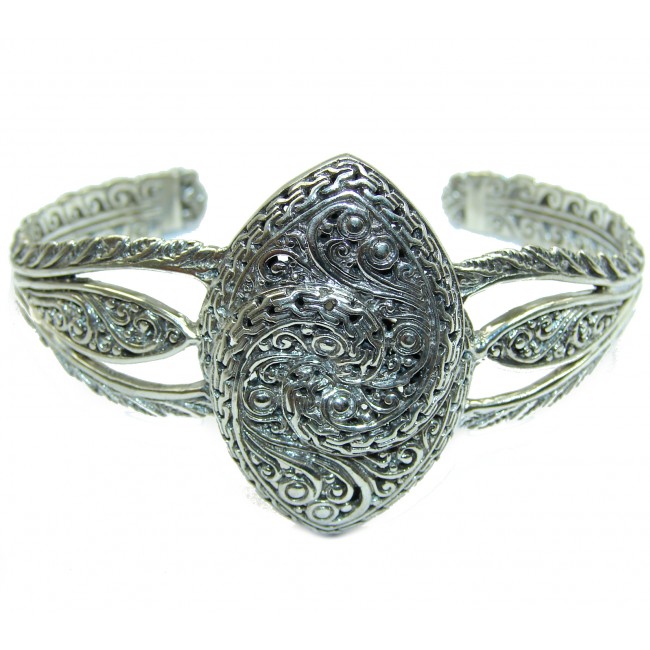 Sublime Design .925 Sterling Silver handcrafted Bracelet / Cuff