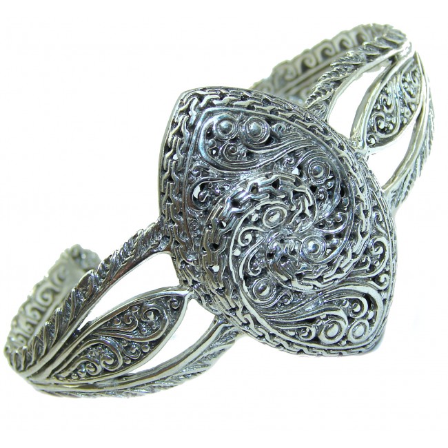 Sublime Design .925 Sterling Silver handcrafted Bracelet / Cuff