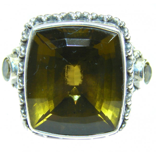 Exotic green Topaz .925 Sterling Silver handcrafted Ring s. 7